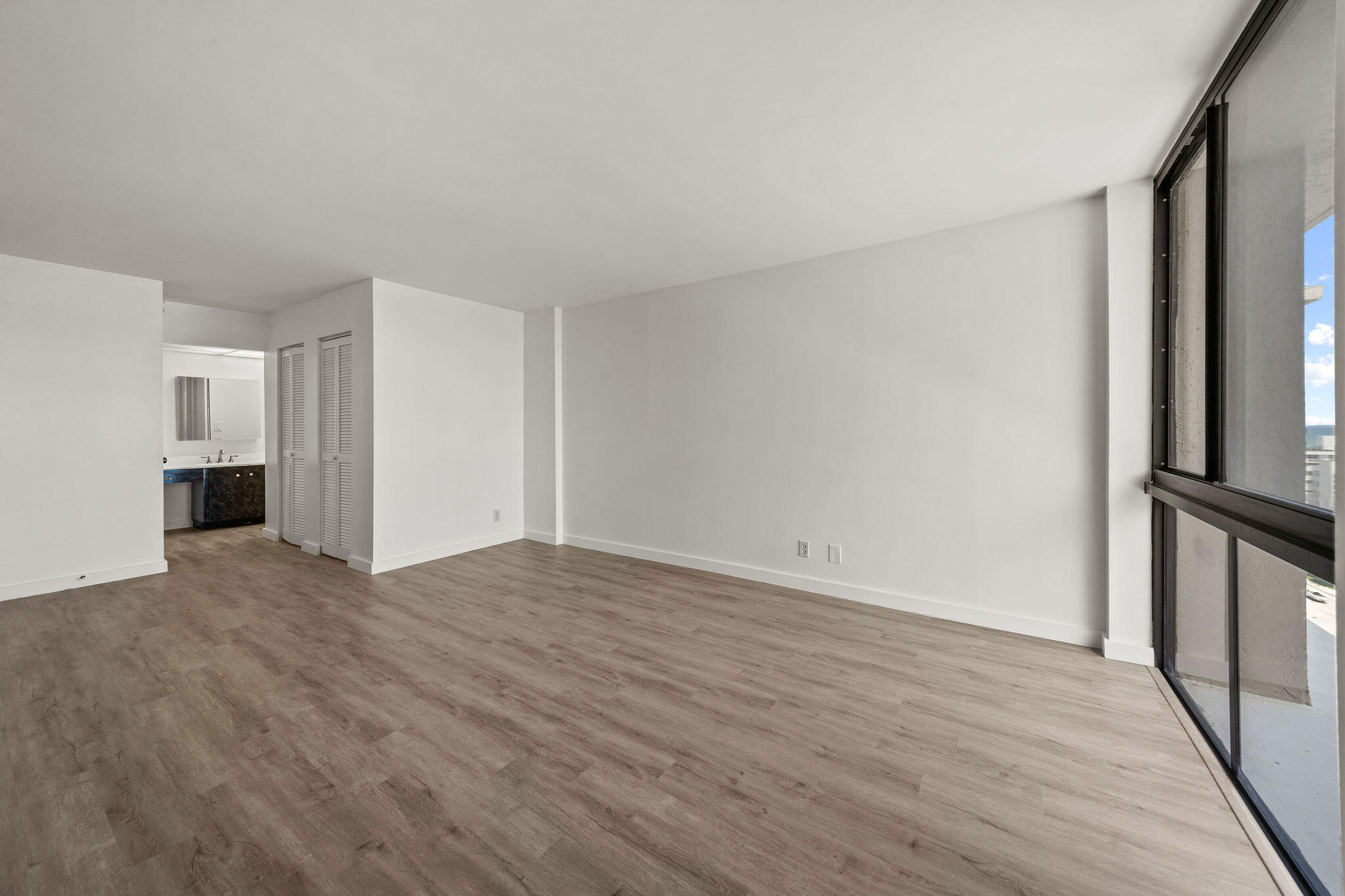 ALLINGTON TOWERS CONDO - Residential