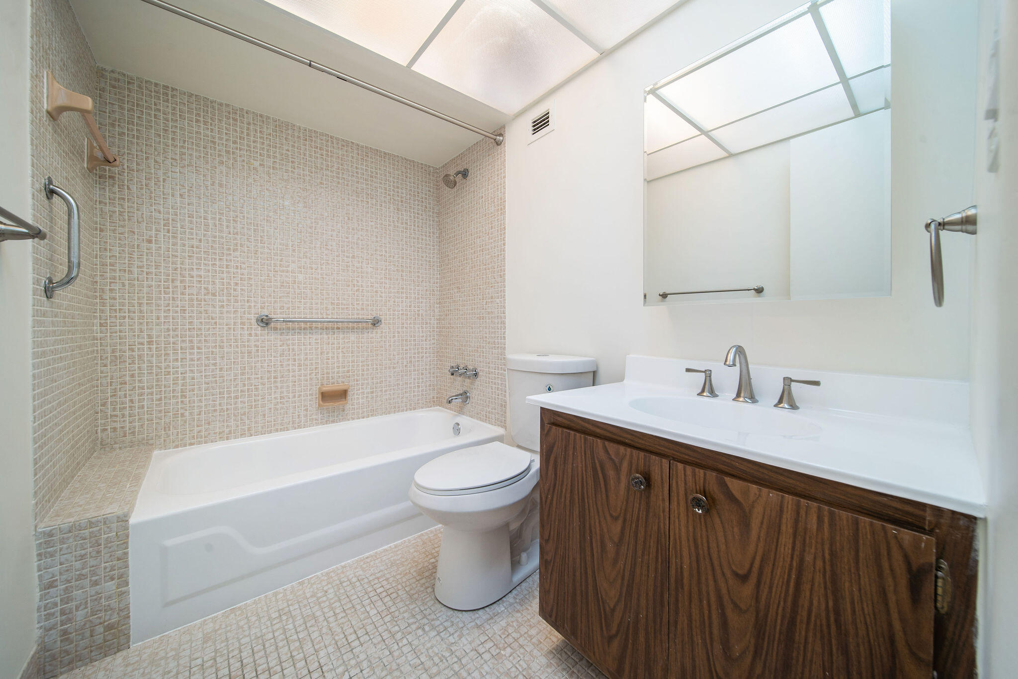 ALLINGTON TOWERS CONDO - Residential