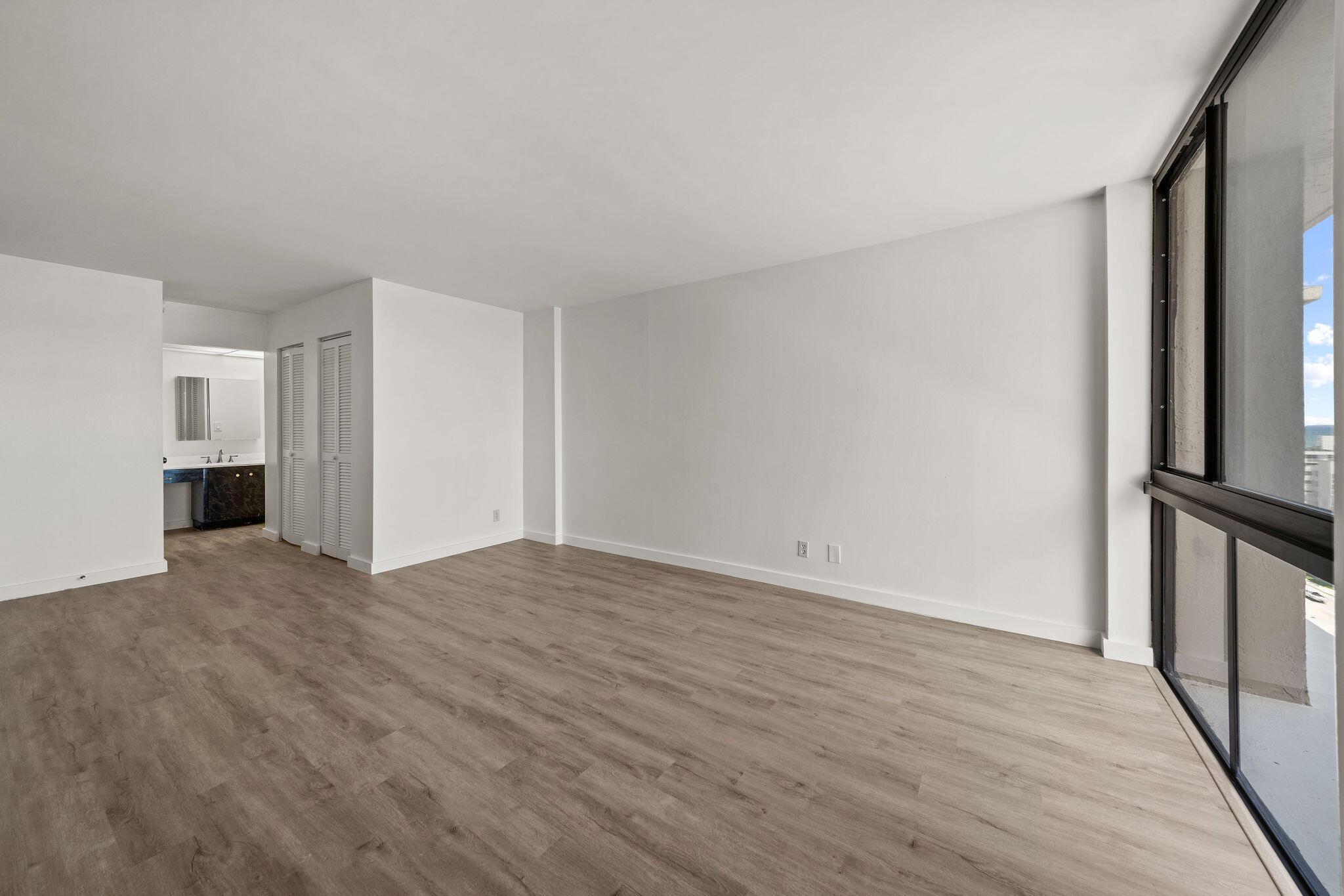 ALLINGTON TOWERS CONDO - Residential