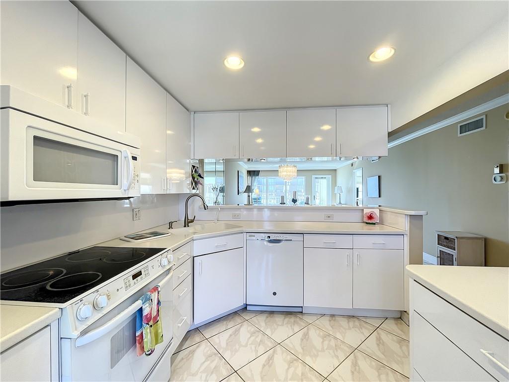 Admiralty Towers - Residential