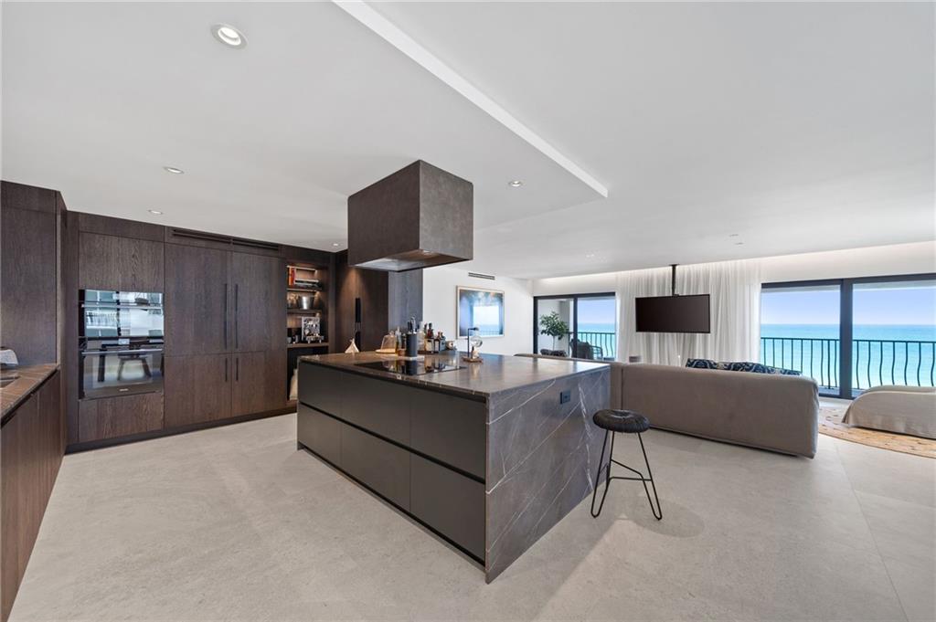 GALERIA CONDO - Residential Lease