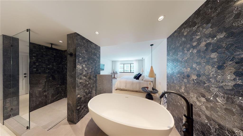 GALERIA CONDO - Residential Lease