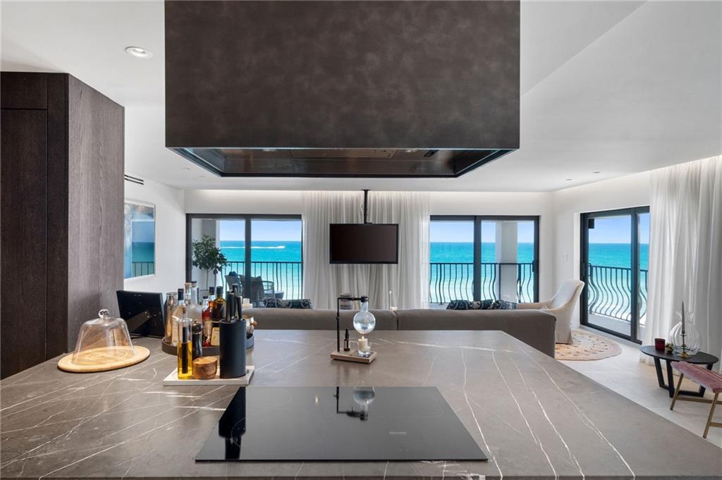 GALERIA CONDO - Residential Lease