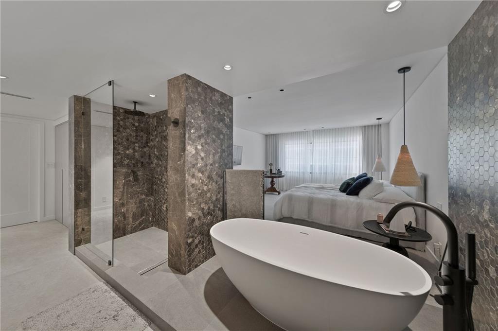 GALERIA CONDO - Residential Lease