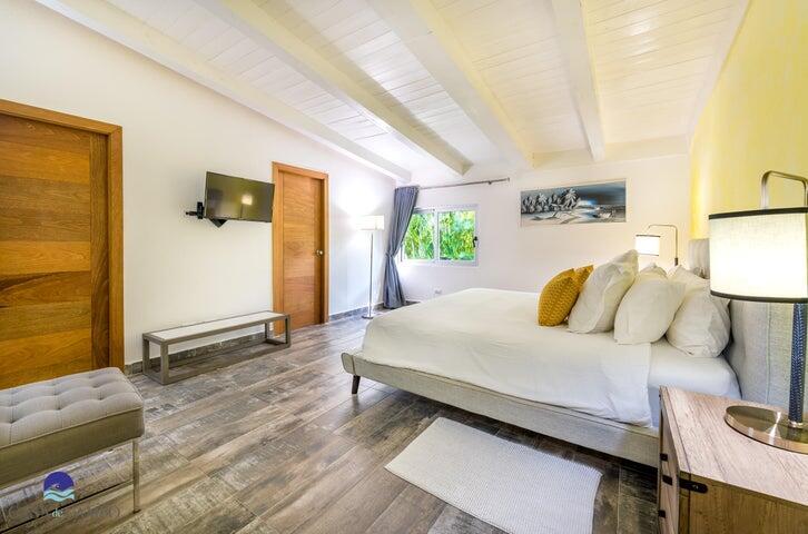 Los Lagos, Casa de Campo, - Residential