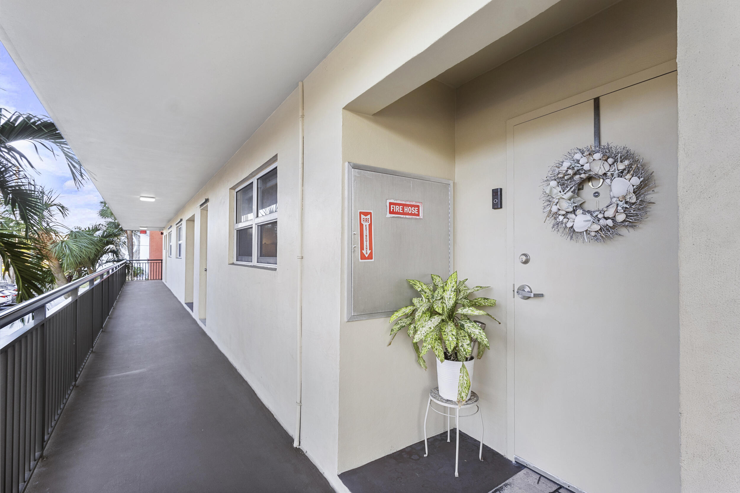 2350 NE 14th St Causeway 209