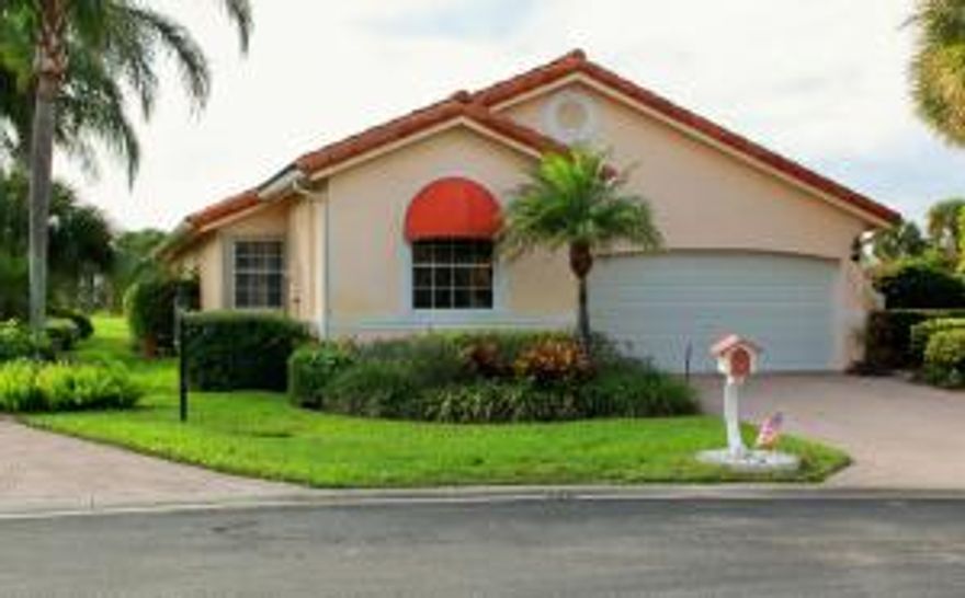 GREAT SINGLE FAMILY HOME IN GATED COMMUNITY. OVER SIZED LOT IN A CUL-DE-SACPROVIDES EXTRA PRIVACY AND OPEN VIEWS OF THE GOLF COURSE. THREE/2 WITH HUGE MASTER OVERLOOKING THE GREENERY.VAULTED CEILINGS, ENCLOSED PATIO AND SCREENED ENTRY WAY. SUPERB LOCATION, JUST MINUTES TO TOWN CENTER IN BOCA RATON, ATLANTIC AVENUE IN DELRAY BEACH AND 1-95. THIS HOME WON'T LAST LONG!!!