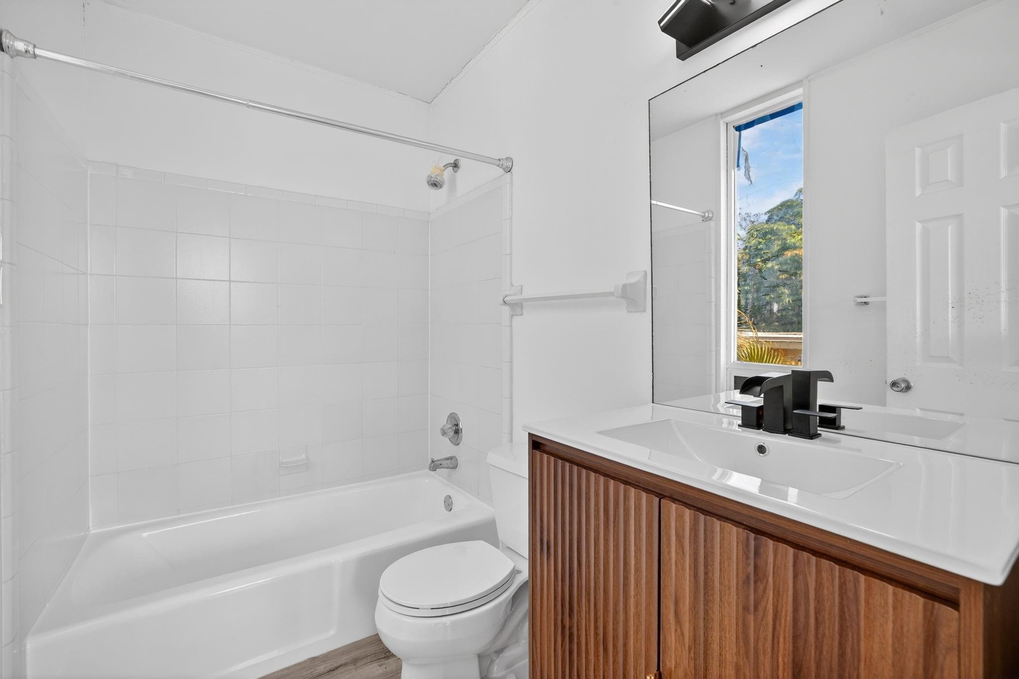 QUARTERDECK CONDO - Residential Lease