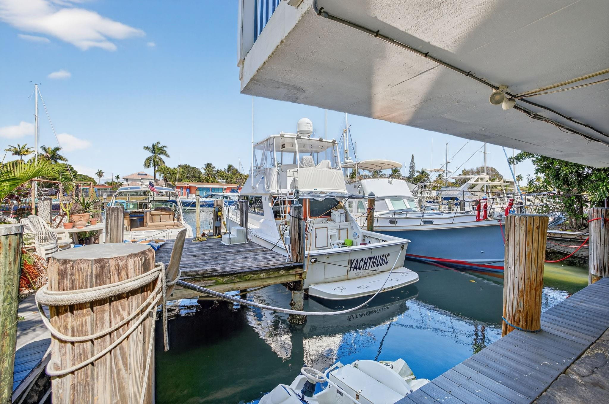 QUARTERDECK CONDO - Residential Lease