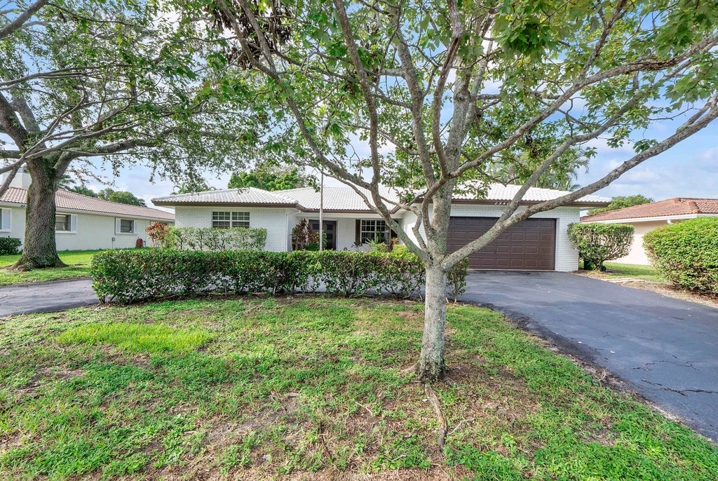 Photo of 2940 NW 87TH Terrace, Coral Springs, FL 33065 (MLS # B26079390)