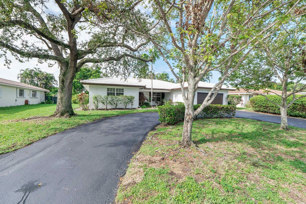 Photo of 2940 NW 87TH Terrace, Coral Springs, FL 33065 (MLS # B26079390)