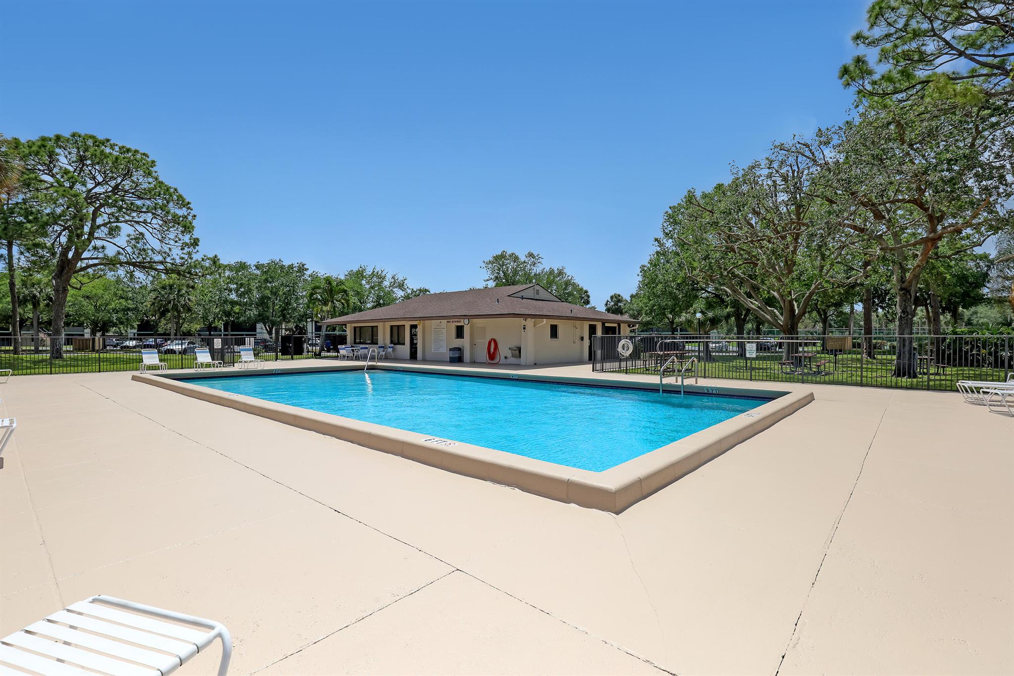 CHASEWOOD OF JUPITER COND - Residential