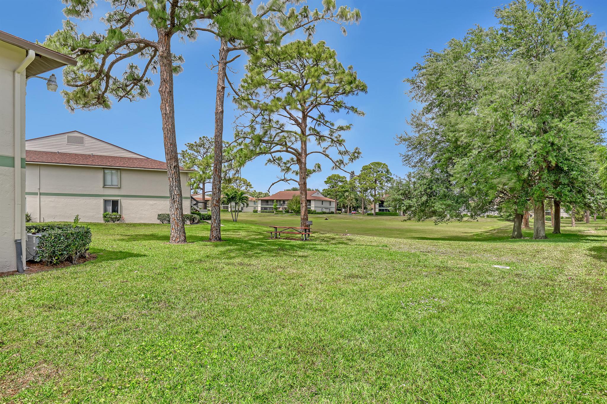 CHASEWOOD OF JUPITER COND - Residential