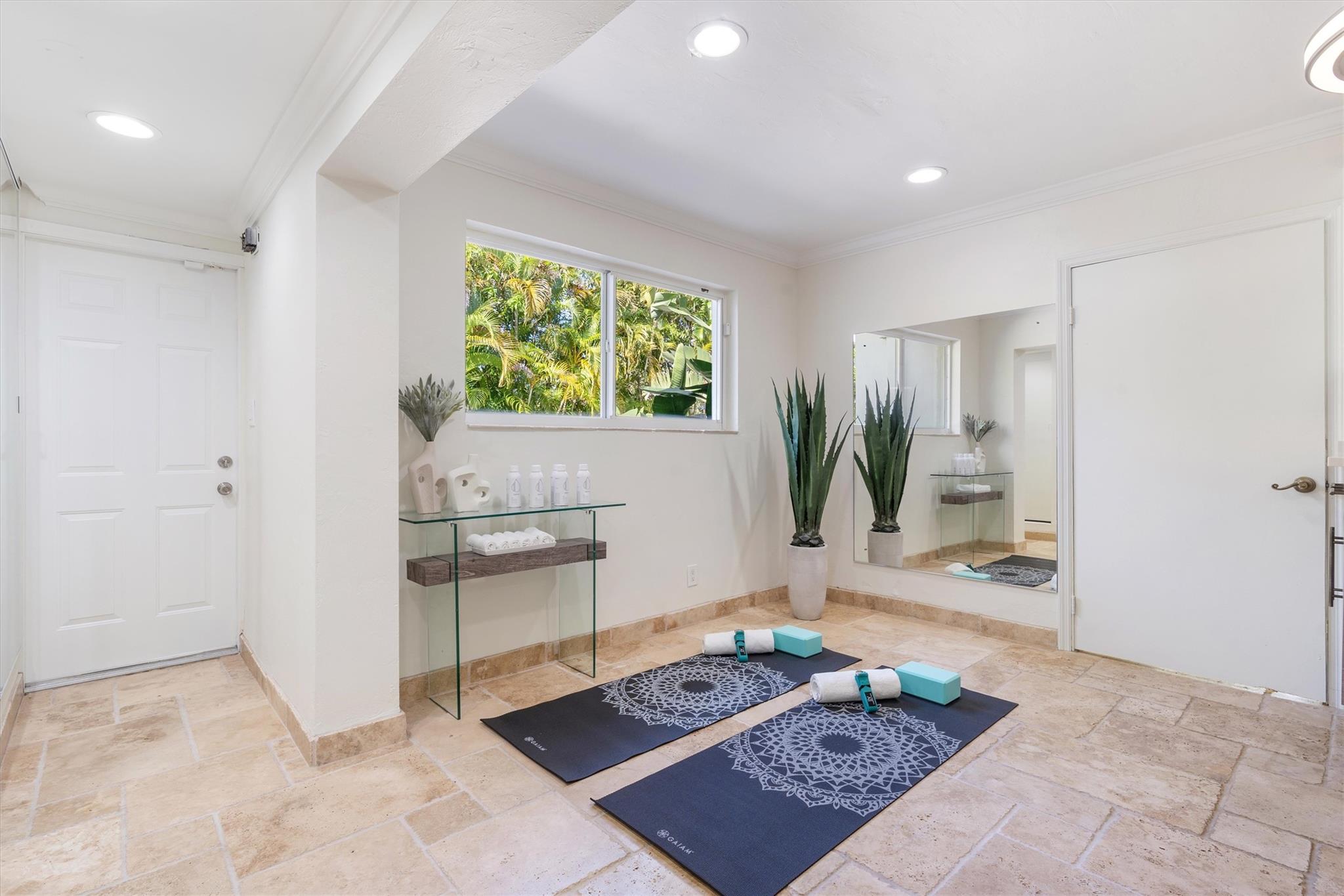 POMPANO ISLES - Residential