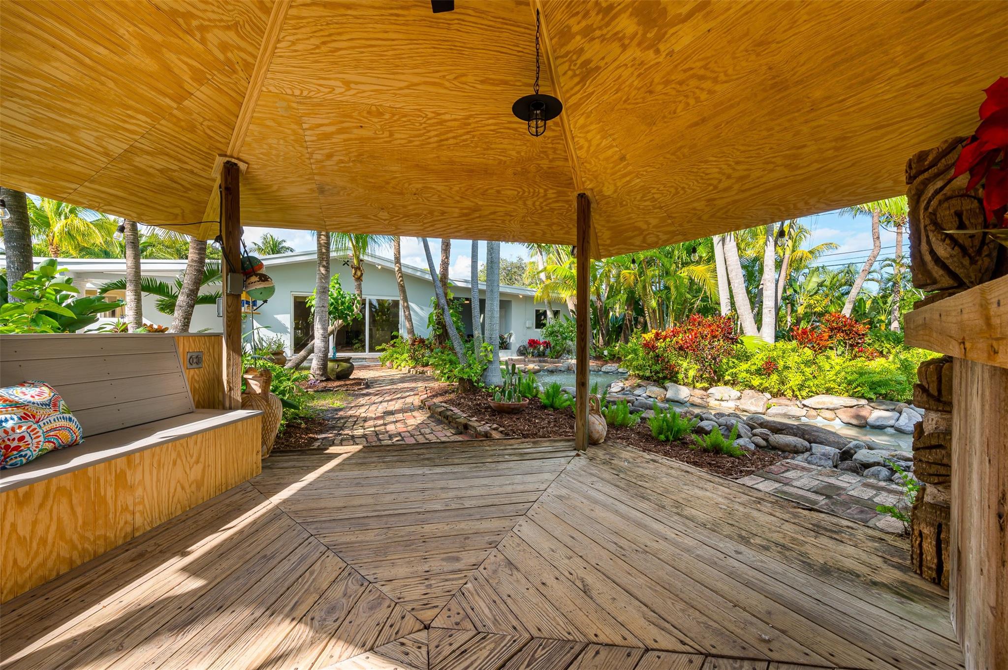 POMPANO ISLES - Residential