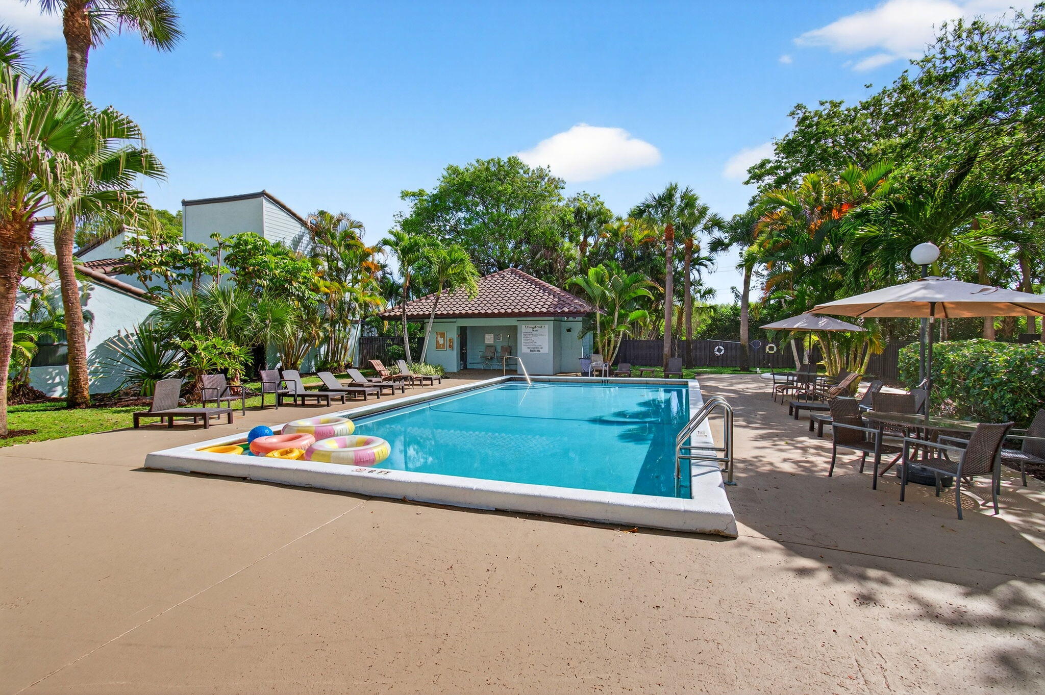 PINEAPPLE WALK 1 - Residential Lease