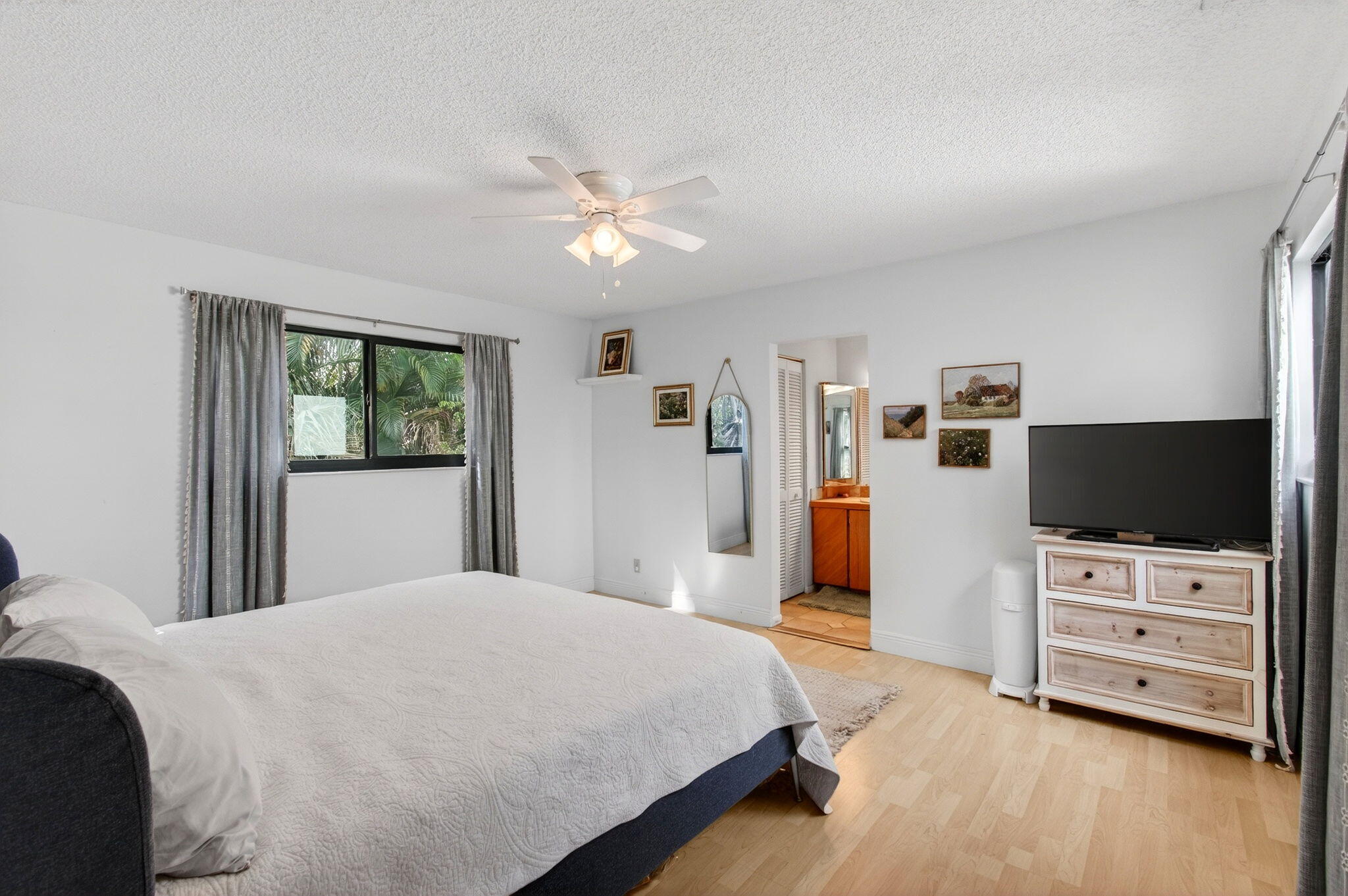 PINEAPPLE WALK 1 - Residential Lease