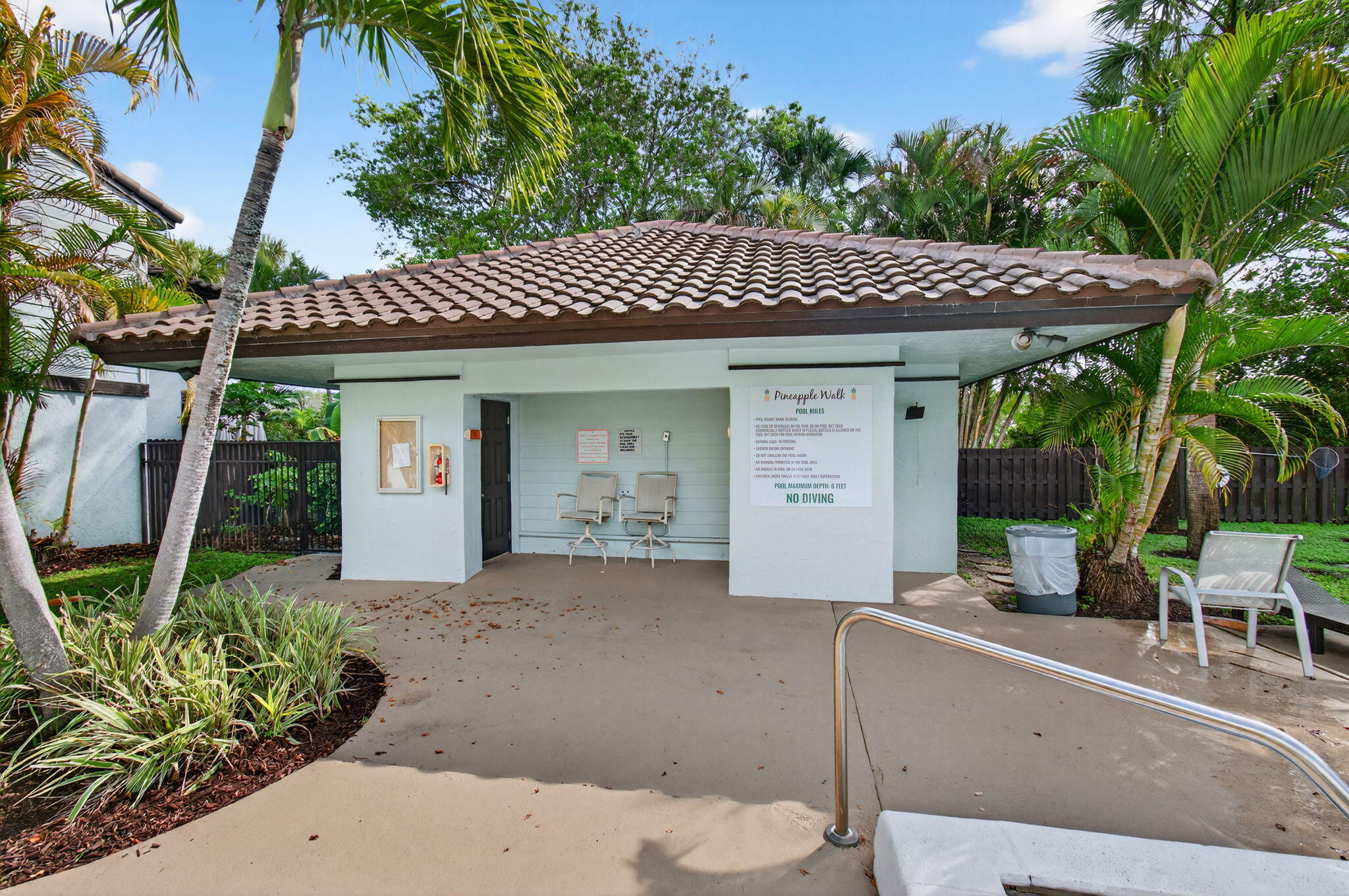 PINEAPPLE WALK 1 - Residential Lease