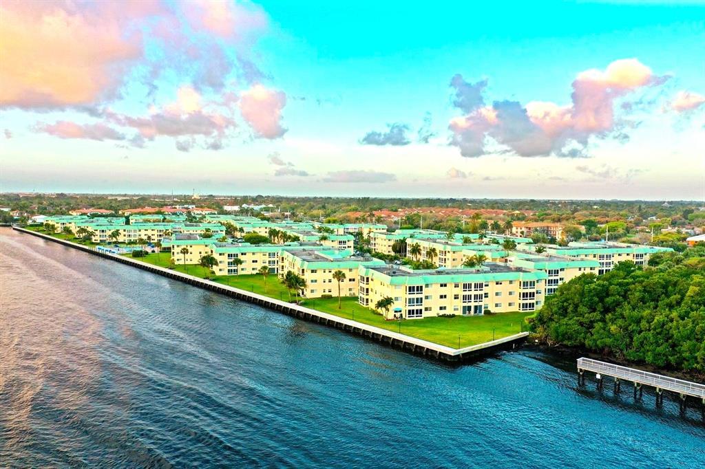 Beautiful Furnished Condo 2 Bedroom 2 Bath Condo Adult Intracoastal Community W/Washer & Dryer in unit. + Minutes to Beaches, and Trendy Downtown Delray Beach, Dining, Shopping! Spacious Clubhouse & Heated Saltwater Pool Directly on The Intracoastal Waterway with Spectacular Water and Golf Course Views! New 1500 ft. seawall and sidewalk border the property along the Intracoastal Waterway providing a great place to walk/exercise while watching the numerous, stunning boats go by.Available 6/1/23 to 01/31/24 Credit score 675 or higher 55+ Community. Water, Cable & Wi-Fi Included. Tenant pays electric.