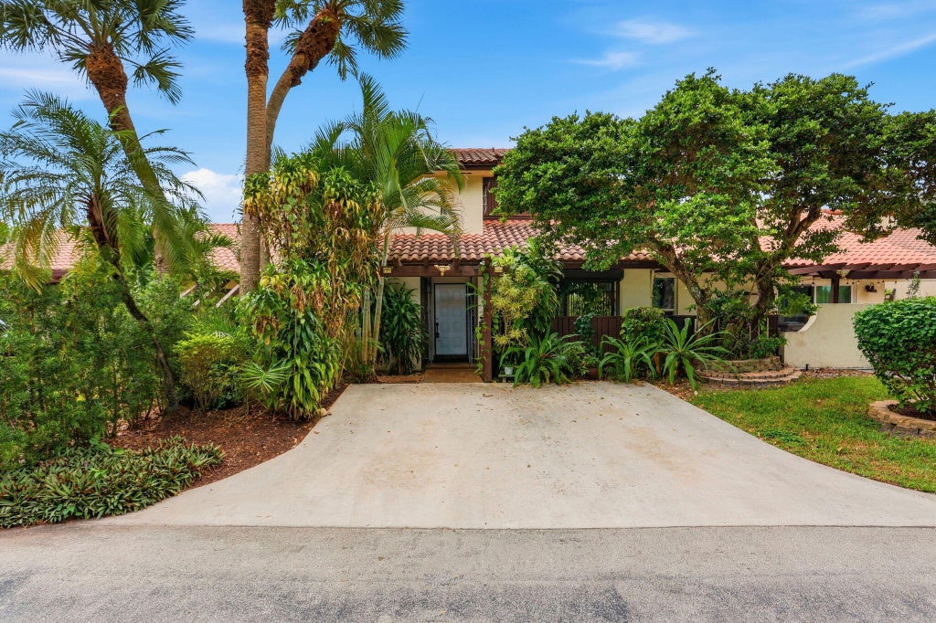 Photo of 6850 TIBURON Drive, Boca Raton, FL 33433 (MLS # B26088690)