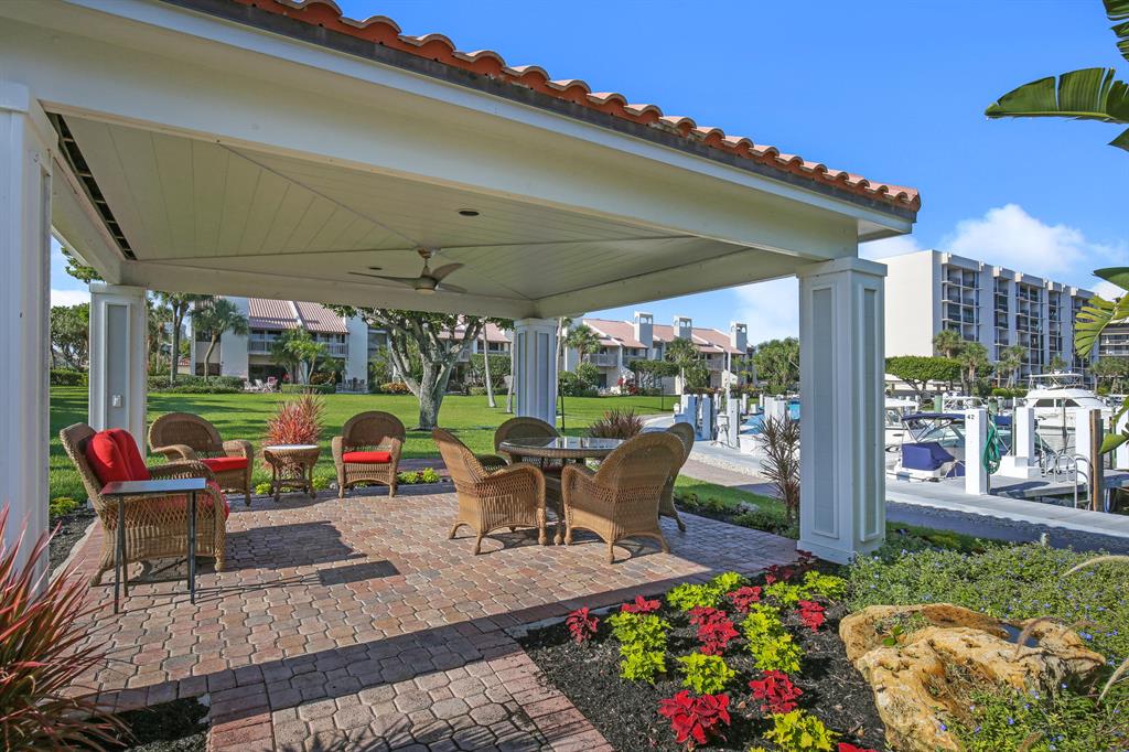 YACHT & RACQUET CLUB OF BOCA RATON CONDO - Residential