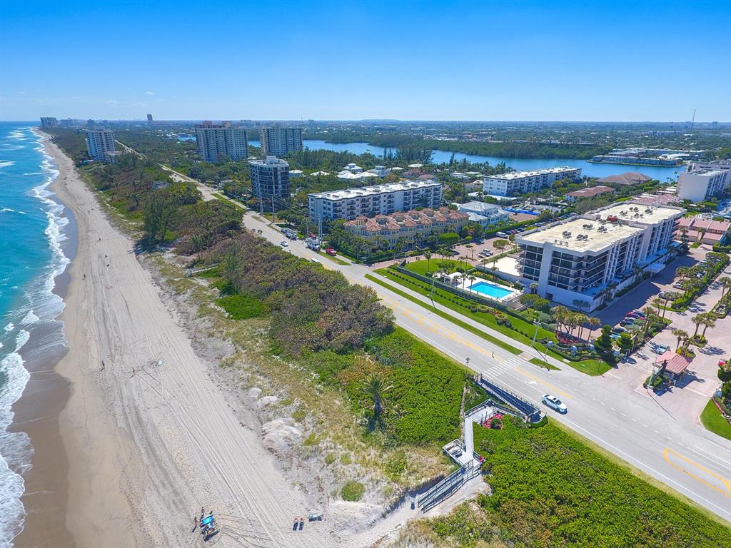 YACHT & RACQUET CLUB OF BOCA RATON CONDO - Residential