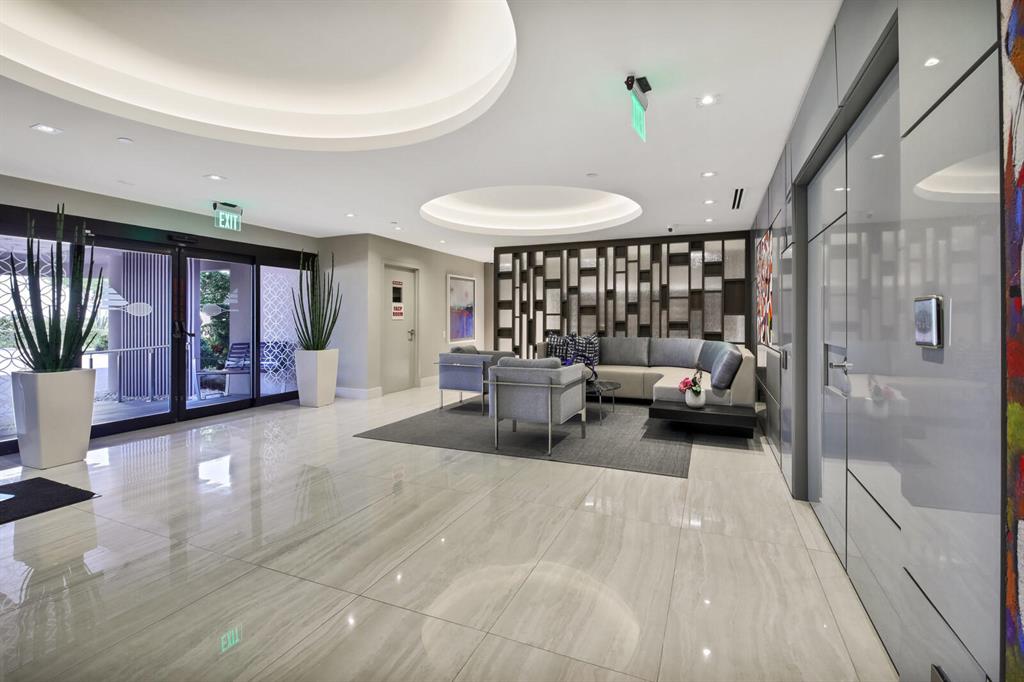 YACHT & RACQUET CLUB OF BOCA RATON CONDO - Residential