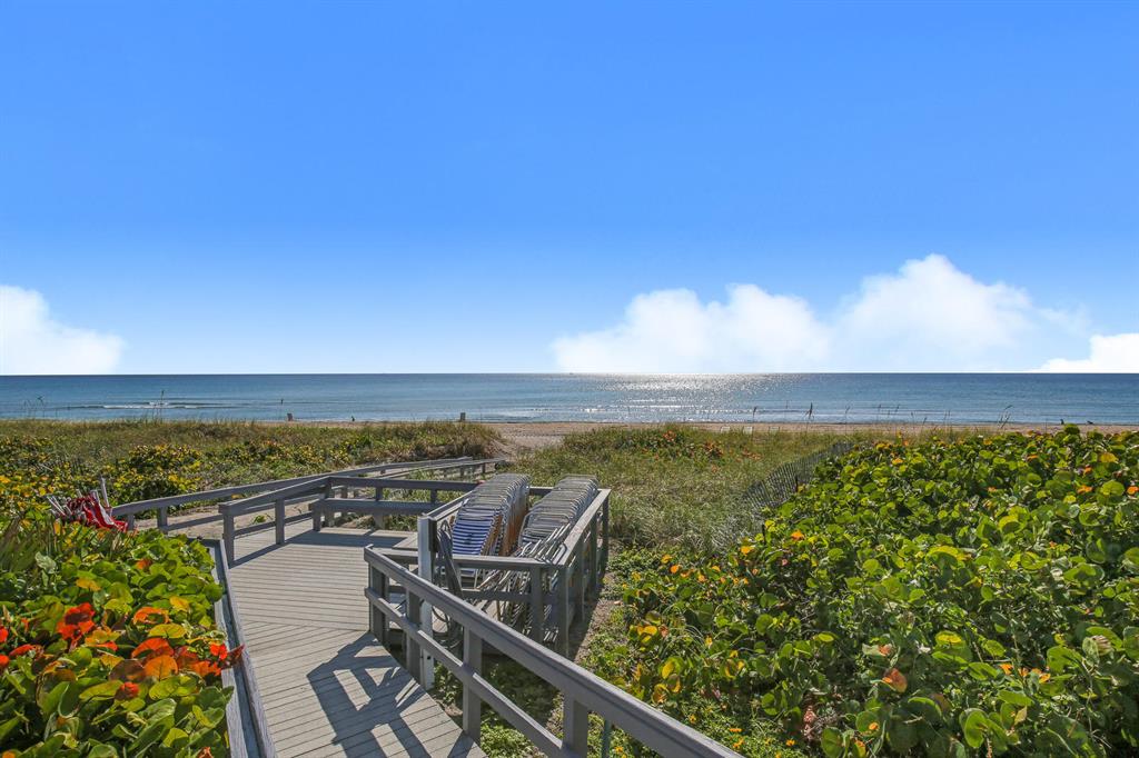 YACHT & RACQUET CLUB OF BOCA RATON CONDO - Residential