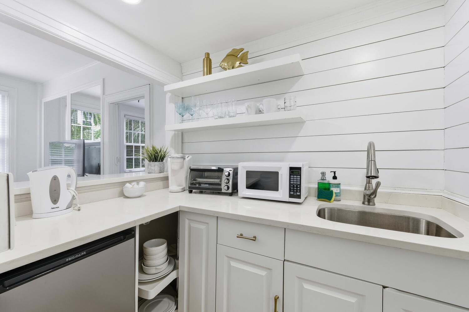 235 Sunrise Avenue 2259