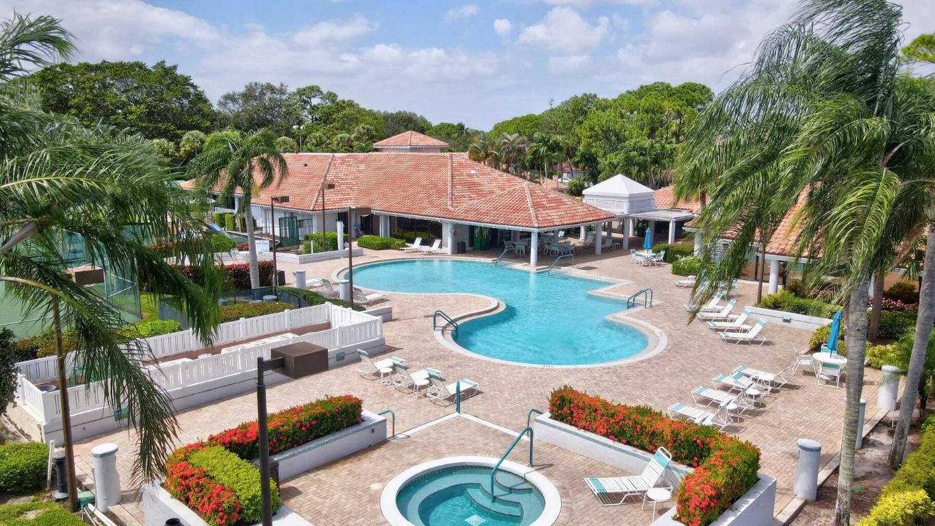 ISLAND OF RIVER BRIDGE - Residential