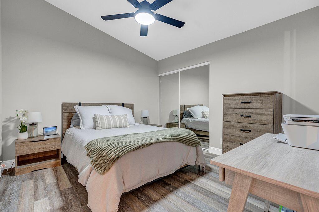 ISLAND OF RIVER BRIDGE - Residential