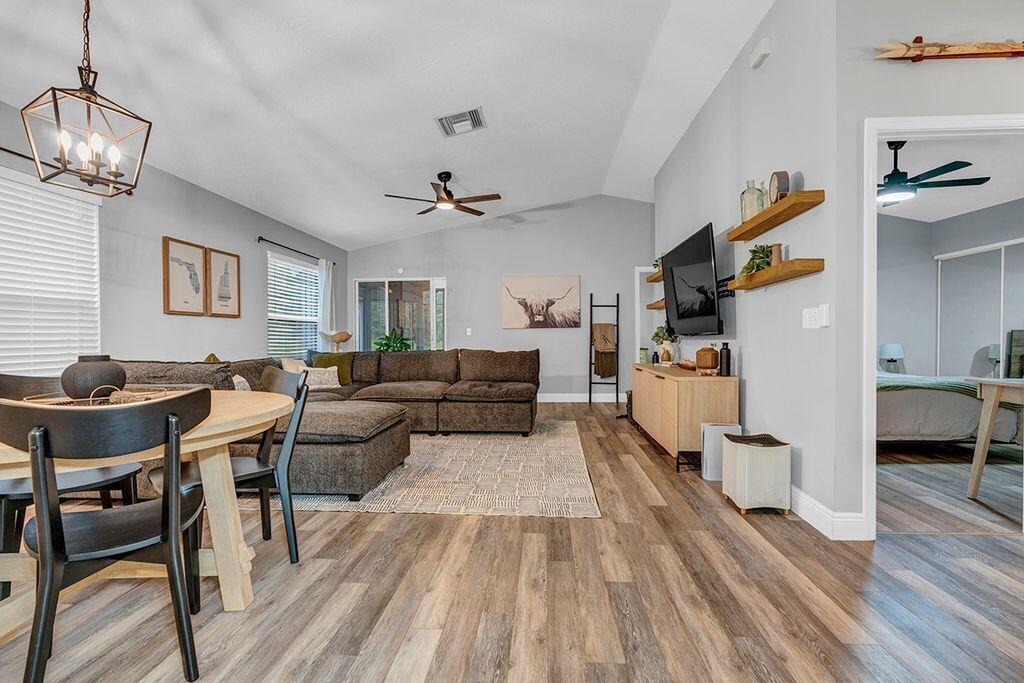 ISLAND OF RIVER BRIDGE - Residential