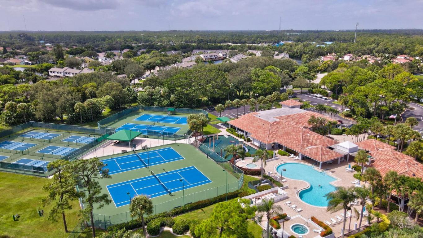 ISLAND OF RIVER BRIDGE - Residential