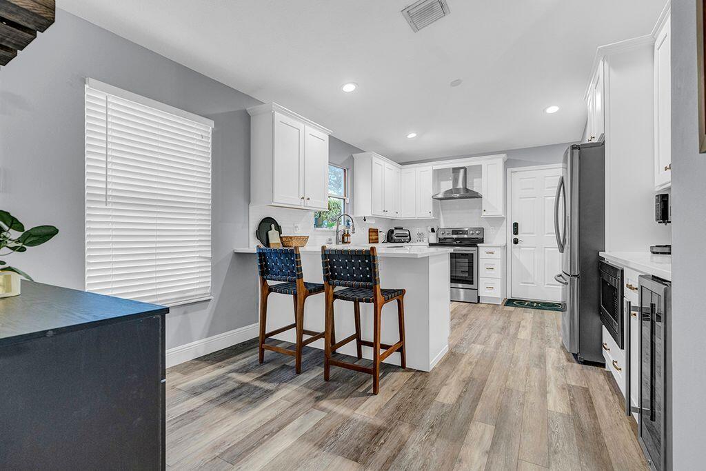 ISLAND OF RIVER BRIDGE - Residential