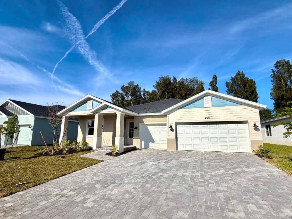 Photo of 5621 Hampton Park Circle, Vero Beach, FL 32966 (MLS # R11151737)