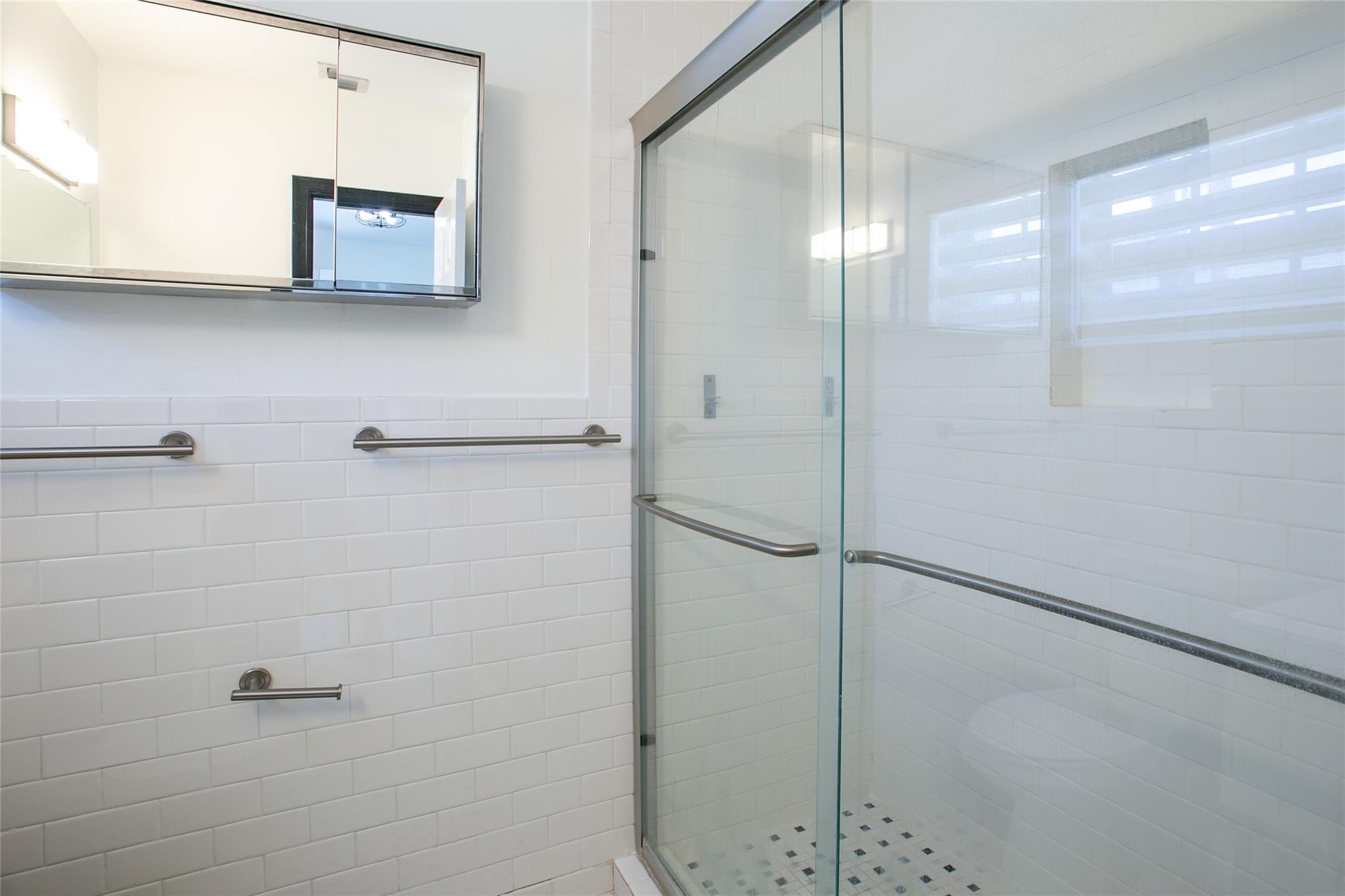 Lauder-Gate 26-48 B - Residential Lease