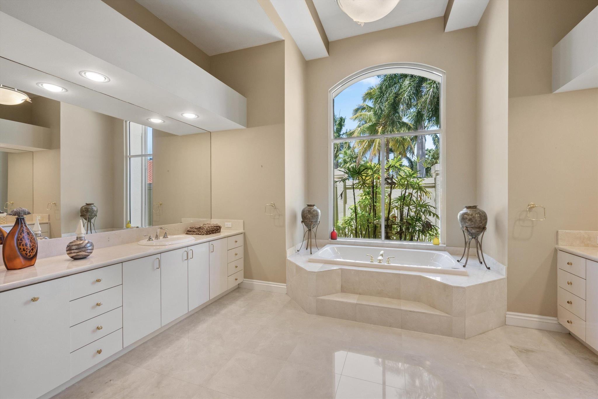 BREAKERS WEST - Residential