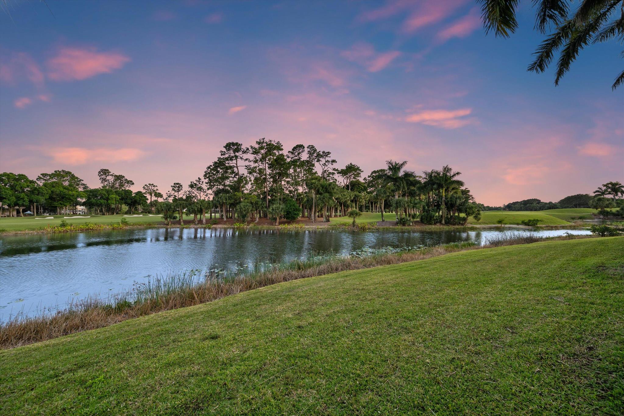 BREAKERS WEST - Residential