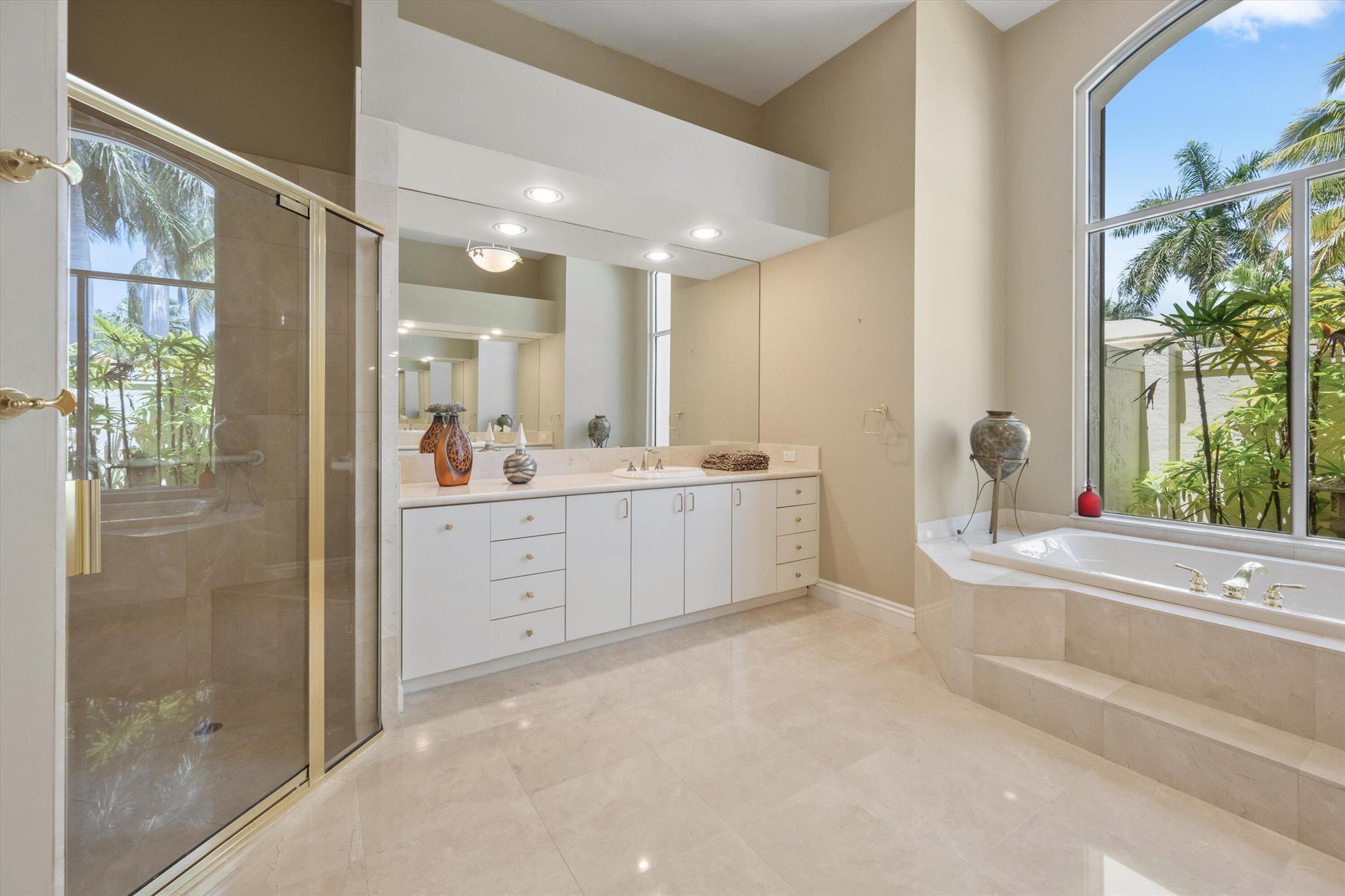 BREAKERS WEST - Residential