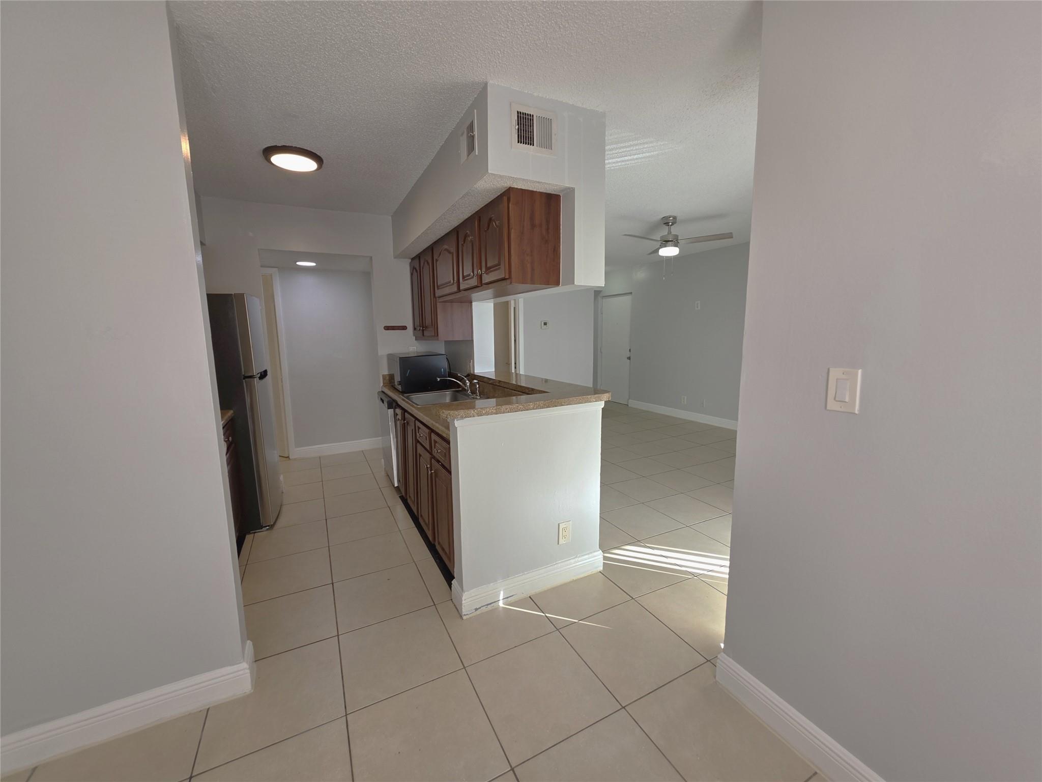 Sun Vista Gardens Condo - Residential Lease