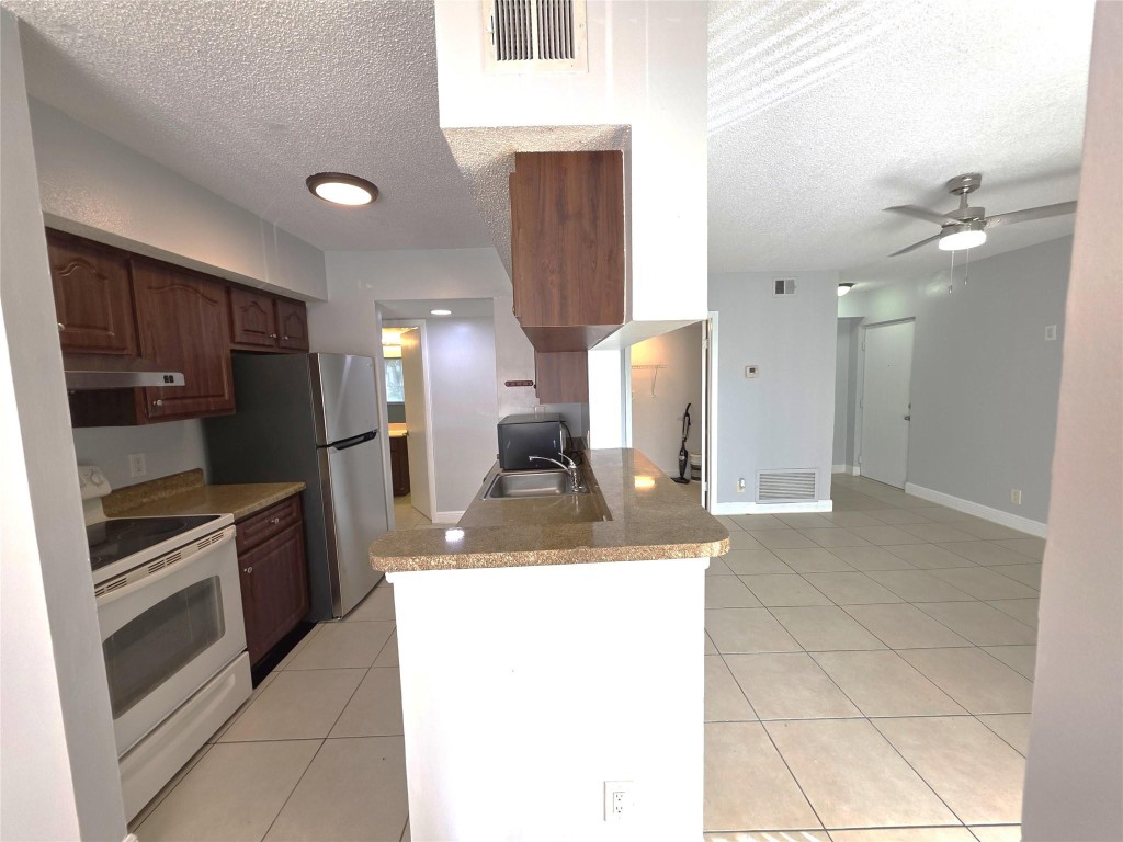 Sun Vista Gardens Condo - Residential Lease