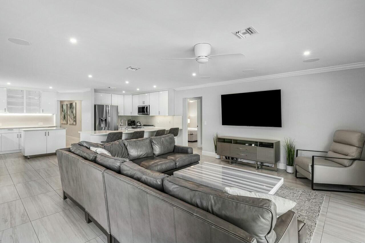 TROPIC ISLE 2ND SEC - Residential