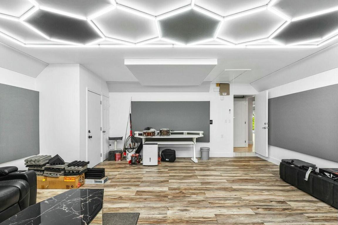 TROPIC ISLE 2ND SEC - Residential