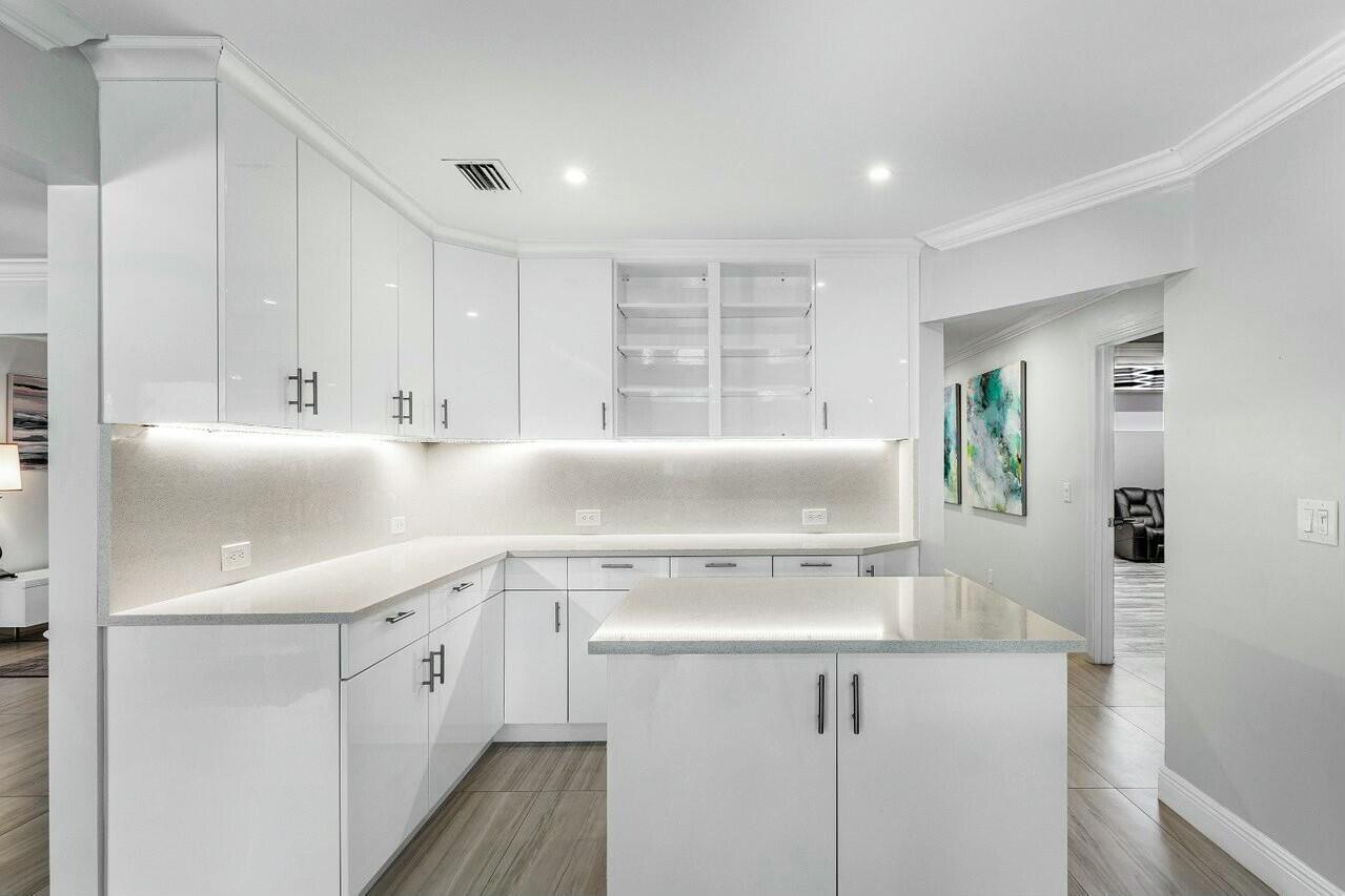 TROPIC ISLE 2ND SEC - Residential