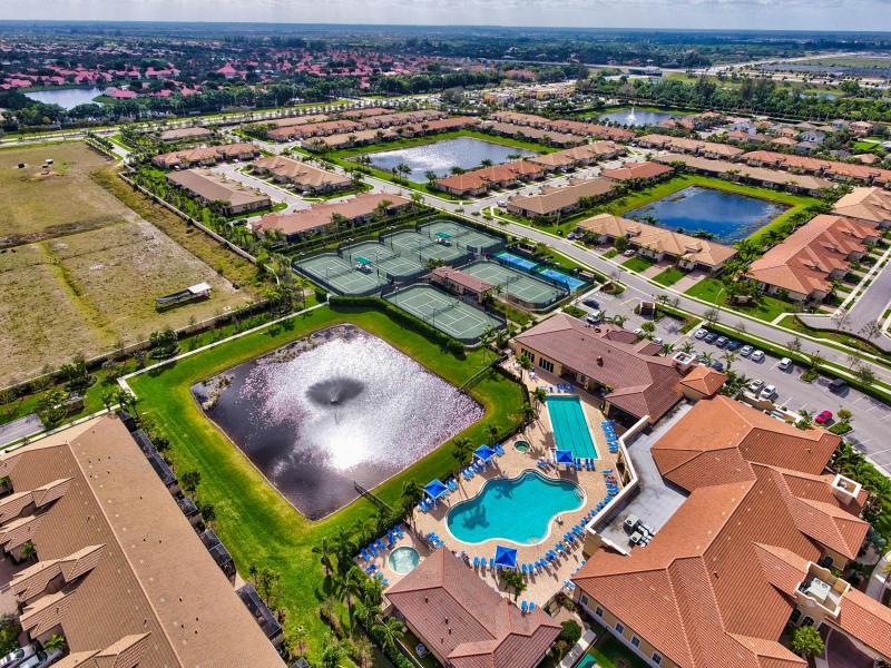 VILLAGGIO RESERVE - Residential