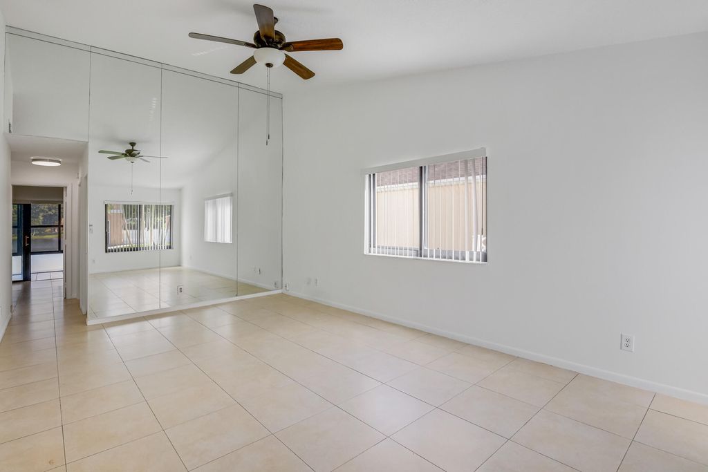 Photo of 38 Buxton Lane, Boynton Beach, FL 33426 (MLS # R11025270)
