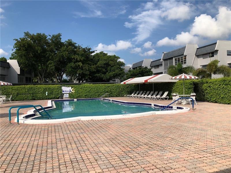 Oriole Golf & Tennis Club - Residential