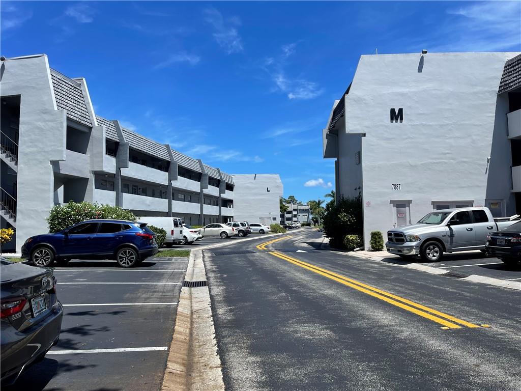 Oriole Golf & Tennis Club - Residential