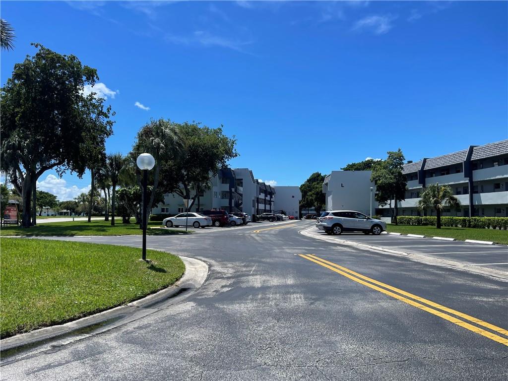 Oriole Golf & Tennis Club - Residential