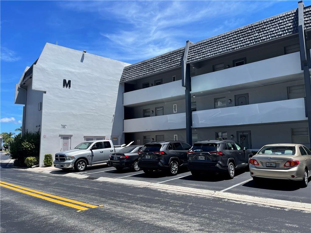 Oriole Golf & Tennis Club - Residential